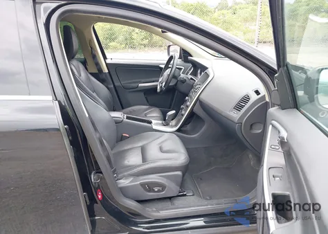 2013 Volvo Xc60 T6 z USA, uszkodzony, nr VIN YV4902DZ2D2405330